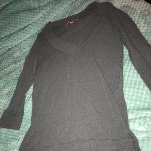 Women’s Grey Long Sleeve Sweater!